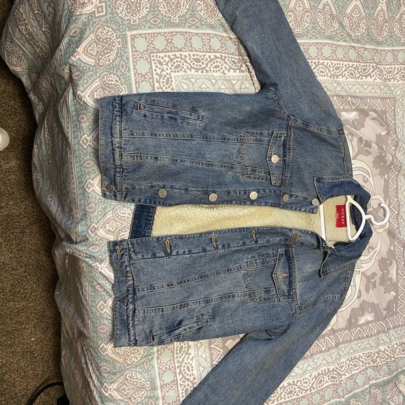 Guess Jean jacket - Picture 2 of 4